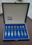 ANTIGO JOGO CONTENDO 7 COLHERES EM PRATA 99 - NO ESTOJO ORIGINAL - NO ESTADO CONFORME FOTOS