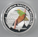 MOEDA GAMBIA - 1000 DALASIS 2015 - COBRE REVESTIDO DE PRATA - 28 GRAMAS - 40MM - FC - TESOUROS NATURAIS DA GAMBIA - ABELHARUCO ESMERALDA - REPLICA EM PERFEITO ESTADO CONFORME FOTOS