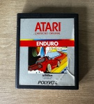 ATARI 2600 - ENDURO - Cartucho de jogo, FUNCIONANDO! - Para solicitação de mídias adicionais e esclarecimento de dúvidas, entrar em contato através do telefone (21) 99377-0652.