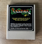 ATARI 2600 - VENTURE - Cartucho de jogo, FUNCIONANDO! - Para solicitação de mídias adicionais e esclarecimento de dúvidas, entrar em contato através do telefone (21) 99377-0652.