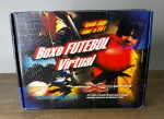 DYNACOM - Boxe Futebol Virtual - Cartucho + Sensor, acondicionados na caixa original! Nunca usados, ainda com lacres originais. Acompanha apenas os itens presentes nas imagens - Para solicitação de mídias adicionais e esclarecimento de dúvidas, entrar em contato através do telefone (21) 99377-0652.