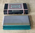 DYNACOM - Adaptador A/60 de cartucho americano para Dynavision II e Nintendo Japonês. Acondicionado em embalagem original. Não testado, sem garantia de funcionamento - Para solicitação de mídias adicionais e esclarecimento de dúvidas, entrar em contato através do telefone (21) 99377-0652.