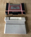 DYNACOM - KARATE KID - Cartucho para vídeo game Dynavision II e Nintendo. Acondicionado em embalagem original. Não testado, sem garantia de funcionamento - Para solicitação de mídias adicionais e esclarecimento de dúvidas, entrar em contato através do telefone (21) 99377-0652.