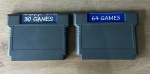 DYNACOM - Lote constado de 2 cartuchos multi jogos. FUNCIONANDO no momento, sem garantia futura - Para solicitação de mídias adicionais e esclarecimento de dúvidas, entrar em contato através do telefone (21) 99377-0652.