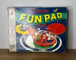 The Jetsons FUN PAD GAME - Antigo jogo de tabuleiro da década de 60, acondicionado na caixa original! Peça em bom estado de conservação, vendida no estado em que se encontra nas imagens.