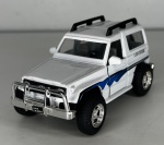 SAICO - DP5010 - Land Cruiser - Antiga miniatura de carro em escala 1/43 - Miniatura em metal com pneus de borracha e abertura de portas - med. aproximadamente 13,5 cm - Peça em bom estado de conservação, vendida no estado em que se encontra nas imagens.