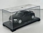 WELLY - Audi TT - Miniatura de carro em escala 1/43 - Miniatura em metal com pneus de borracha e abertura de portas. Acompanha base expositora e blister de acrílico - med. aproximadamente 11,5 cm - Peça em bom estado de conservação, vendida no estado em que se encontra nas imagens.