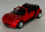 MAISTO - Smart Roadster Coupé  - Escala 1/31 - Miniatura em metal com pneus de borracha. Peça rica em detalhes, com abertura de portas - med. aproximadamente 10,5 cm - Peça em bom estado de conservação, vendida no estado em que se encontra nas imagens.