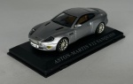 Auto Collection - Aston-Martin V12 Vanquish - Escala 1/43 - Miniatura em metal com pneus de borracha, peça rica em detalhes. Acompanha base expositora - Peça em bom estado de conservação, vendida no estado em que se encontra nas imagens.