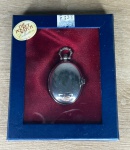 The Pocket Watch Collection - Relógio de bolso, acondicionado na embalagem original - med. aproximadamente 4,5 - Peça em bom estado de conservação (Maquinário não testado, sem garantia de funcionamento).