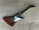 Guitar Collection - Gibson Explorer - The Edge (Banda U2) - Edição nº 5 - Escala 1/8 - med. 16 cm - Peça acondicionada na embalagem original.