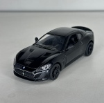 KINSMART - KT5395 - Masserati GranTurismo - Escala 1/38 - Miniatura em metal com pneus de borracha. Peça rica em detalhes, com abertura de portas - Peça em bom estado de conservação, vendida no estado em que se encontra nas imagens.