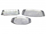 METAL PRATEADO INOX, três (3) peças confeccionadas em aço inox, sendo: A) 2 bandejas ovais, medindo 26x19cme 36x25,5cm e B) 1 pãozeira com borda em arabescos da manufatura WOLFF, medindo 27,5x20cm.