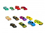 COLECIONISMO, lote com doze (12) miniaturas de carrinhos de modelos, tamanhos, decorações e materiais distintos, medindo 7cm de comprimento.