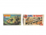 COLECIONISMO, conjunto com dois (2) kits de montagem plásticos, marcas Matchbox e Airfix, temática Segunda Guerra Mundial, sendo:  Matchbox  Panzerjäger IV L/70, escala 1:76, veículo blindado alemão e  Airfix  Scammell Tank Transporter, escala HO/OO, caminhão transportador de tanques britânico. Ambos acondicionados em caixas originais ilustradas, com arte gráfica clássica do período, destinados à montagem (model kit).