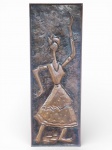 QUADRO, uma (1) placa em metal cobreado representando figura feminina, medindo 56x20cm.