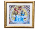 QUADRO, uma (1) reprodução da obra Cristo Juiz, atribuída a Fra Angelico, conforme inscrição visível na composição, originalmente localizada na Catedral de Orvieto, Itália. A cena retrata Cristo entronizado, com halo dourado, gesto de bênção e globo simbólico, cercado por figuras angelicais, em rica paleta de cores e forte influência da iconografia sacra do Renascimento italiano. Peça emoldurada em madeira, com acabamento dourado e passe-partout interno, medindo 24,5x26,5cm.