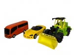 <b>BRINQUEDOS</b>, lote com três (3) brinquedos confeccionados em material plástico, sendo: A) 1 Ônibus Voyager, apresentando quebra no retrovisor, medindo 12x28x8cm, B) 1 Carro Esportivo Conversível na tonalidade amarela da marca RABAKER, medindo 8x29.5x13cm e C) Trator / Pá Carregadeira nas tonalidades verde e amarela, medindo 19x37,5x15,5cm.