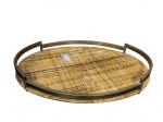 DIVERSOS, uma (1) bandeja oval com fundo em trama de palha revestida em resina translucida, guarnições em metal dourado com alça vazada, sinais de queimadura no fundo, medindo 7x47x34cm.