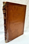 Santo Antonio de Lisboa Militar no Brasil por José Carlos de Macedo Soares  editado pela osé Oliympio editora em 1942, com assinatura do autor e referencia de posse de Francis W. Hime capa de couro no estado medindo 33 cm por 25 cm e 182 paginas.