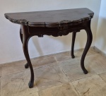 Console reversivel em mesa redonda medindo fechada 80 cm de altura por 106 cm por 53 cm e aberta 106 cm de diâmetro, deve ser desmontado e retirado por transportadora na Rua Piratininga - gávea RJ.