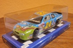 Jeff Gordon #24 Dupoint Looney Tunes Match Scale 1/24 Nascar. Conservado na embalagem original, perfeito. 20cm