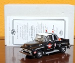 Matchbox YRS02-M 1/43 Ford F100 1953 Pickup Truck Flying A Tire Service YRS02-M, metal fundido, conservado na embalagem original.