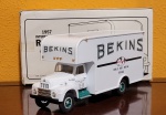 First Gear Van 1969 modelo B-61 Mack Bekins em escala 1/34, metal fundido, conservado na embalagem original, perfeito. 24cm.