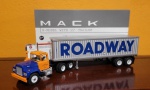 First Gear Mack R-Model Truck with 35' Trailer ROADWAY trailer1:34, metal fundido, conservado na embalagem original, perfeito. 35cm