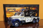 First Gear 1/25  Muito Raro -  Ridgeway 1960 Mack B-61 Hi-Feature Tow Truck, metal fundido, conservado na embalagem original, perfeito. Med.: 28x12x10cm . Fonte: eBay US$195,00 - Frete US$ 256,00.