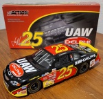 JOE NEMECHEK #25 UAW - DELPHI 2003 CHEVY MONTE CARLO scale 1:24. Conservado na embalagem original, Perfeito.