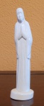 Escultura em marfim representando Virgem Maria, começo do século XX. Med.: 18cm