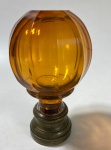 "RARISSIMA PINHA OU BOULE D'ESCALIER EM CRISTAL LAPIDADO NA COR AMBAR- FRRANÇA SÉC. XIX , BASE ORIGINAL. MEDIDAS: 15 CM"