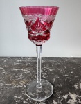 Grande cálice Baccarat em cristal vermelho lapidado a mão  com escrição "Eliane" , França final do século XIX
