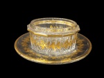 "BACCARAT - Conjunto de mesa composto por tigela e prato em cristal, com linda pintura esmaltada a ouro 24k. Altura 6 x 11 cm . Diâmetro do prato 16 cm"