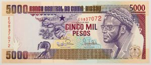 Numismática, GUINÉ-BISSAU. Uma Cédula P-14 5000 Pesos 1990 Flor de Estampa
