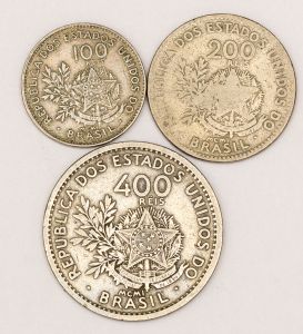 Numismática, Brasil. Lote com 3 moedas, sendo 100 RÉIS - MCMI 1901, 200 RÉIS - MCMI 1901, 400 RÉIS - MCMI 1901