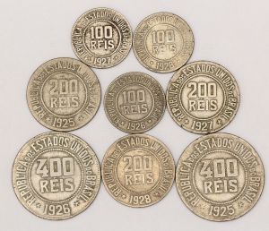 Numismática, Brasil. Lote com 8 moedas, sendo 200 RÉIS 1925, 400 RÉIS 1925, 100 RÉIS 1926, 400 RÉIS 1926, 100 RÉIS 1927, 200 RÉIS 1927, 100 RÉIS 1928, 200 RÉIS 1928