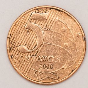 Numismática, Brasil. Moeda de 5 Centavos Ano 2000 Data Vazada no Reverso dentro do Triângulo - Tiragem 28.416.000 - Escassa V. 466