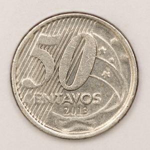 Numismática, Brasil. Moeda de 50 Centavos Ano 2013 Reverso Inclinado a Direita e Apagada Defeito na Cunha - V. 531