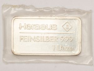 Numismática. Barra de 1 onça de prata 999. (31.10g). Confeccionada na década de 70 pela Era EUS Alemanha. Encapsulada. Proff. Rara. Para colecionadores. 