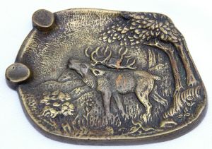 Colecionismo - Cinzeiro em Metal da Primeira Fábrica de Cigarros do Brasil - Cigarros Veado - Fundada pelo Conde de Agrolongo - Localizada no Rio de Janeiro - Posteriormente absorvida pale Cia de Cigarros Souza Cruz