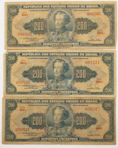 Numismática Brasil - 3 cédulas 200 Cruzeiros C 38