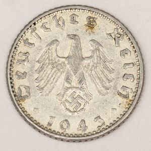Numismática Alemanha Período Nazista 50 Reichspfennig Raro no estado oferecido devido a fragilidade do alumínio. **Item não promove ou glorifica violência ou intolerância racial. Está à venda apenas para fins de preservação da memória histórica. A Organização do leilão não faz apologia a quaisquer movimentos políticos ou ideológicos, e repudia qualquer ideologia de cunho racista. 1943 A.