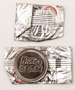 Numismática, Brasil. Ficha Metálica 2 peças. 2005 Nick no Shopping. Uma ainda lacrada. 23mm, aço