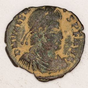 Numismática, Império Romano. Flavius Valens.  Classificação do antigo proprietário. Aconselhando análise apurada. 