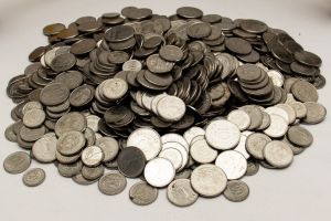 Numismática, Brasil. Oportunidade. Lote com cerca de 2,95 kgs de moedas em valores, anos, sistemas monetários e metais diversos. Complete sua coleção.