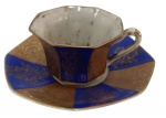 ALKA - BAVARIA - Xícara para café, de coleção  finíssima porcelana esmaltada, marcas da manufatura , corpo e pires octogonais, desgaste do tempo , medindo 4,5 x 6 cm Veja imagens extras