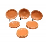 Porto Ferreira - Stoneware - Conjunto em cerâmica Nacional na tonalidade marrom, sendo: 2 travessas fundas  ,  1 travessa rasa , 6 pratos rasos , 4 pratos p/ sopa , 6  p/ sobremesa , medida das travessas  5 x 25 cm de diâmetro  Total 19 peças  ( 3 peças c/ bicado) marcas de uso