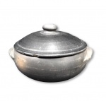 Grande Panela Assadeira Para Moqueca Capixaba De Barro Preto medindo 12 x 28  cm ( pequenos lascados )